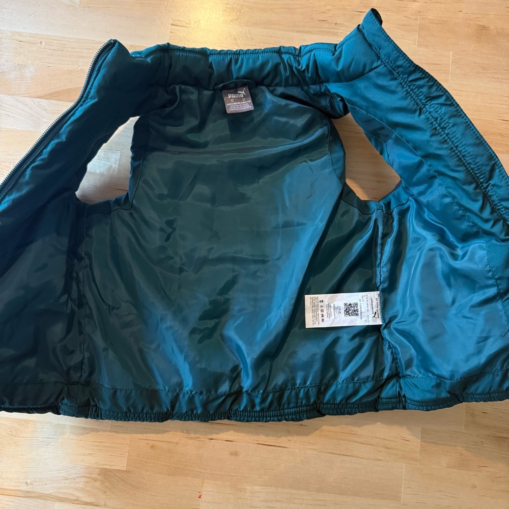🔆 Bundle items 6 for $30 Puma Kids Vest - Picture 4 of 6